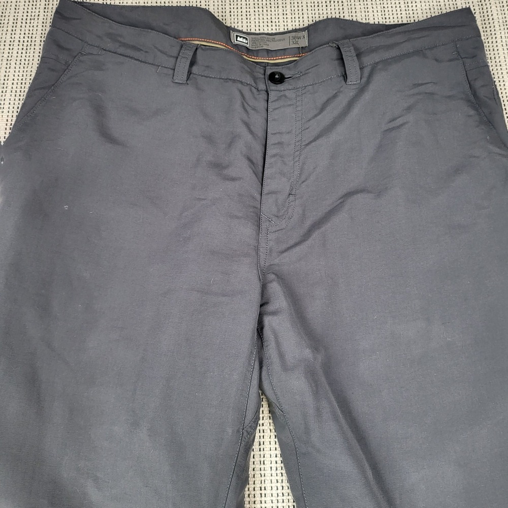 REI Pants Mens 38x32 Gray Chino Outdoor‎ Travel Straight Leg Zip Pocket Casual
